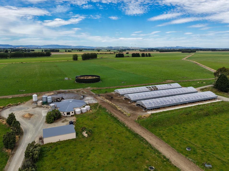 867 Hundred Line Road East, South Hillend