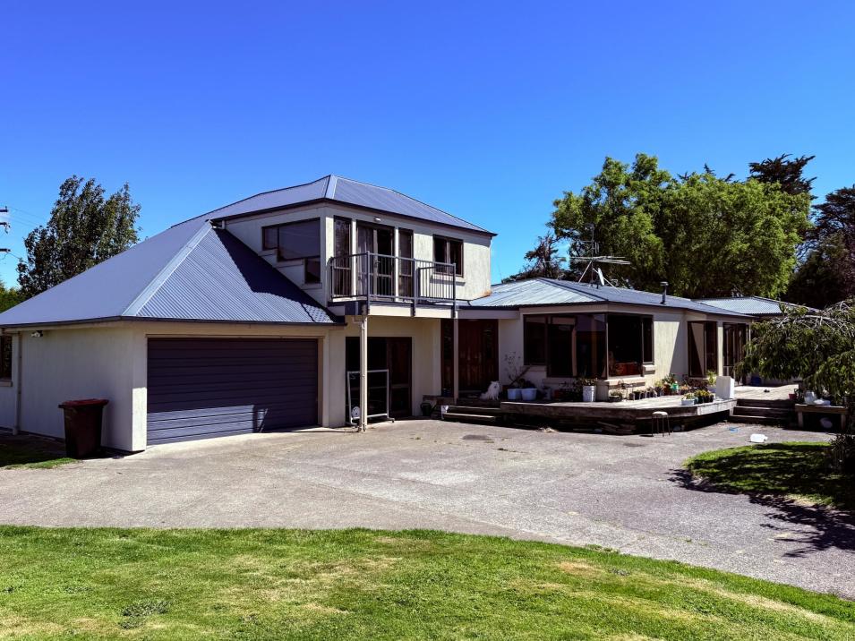 251 Rakahouka Hedgehope Road, Mabel Bush