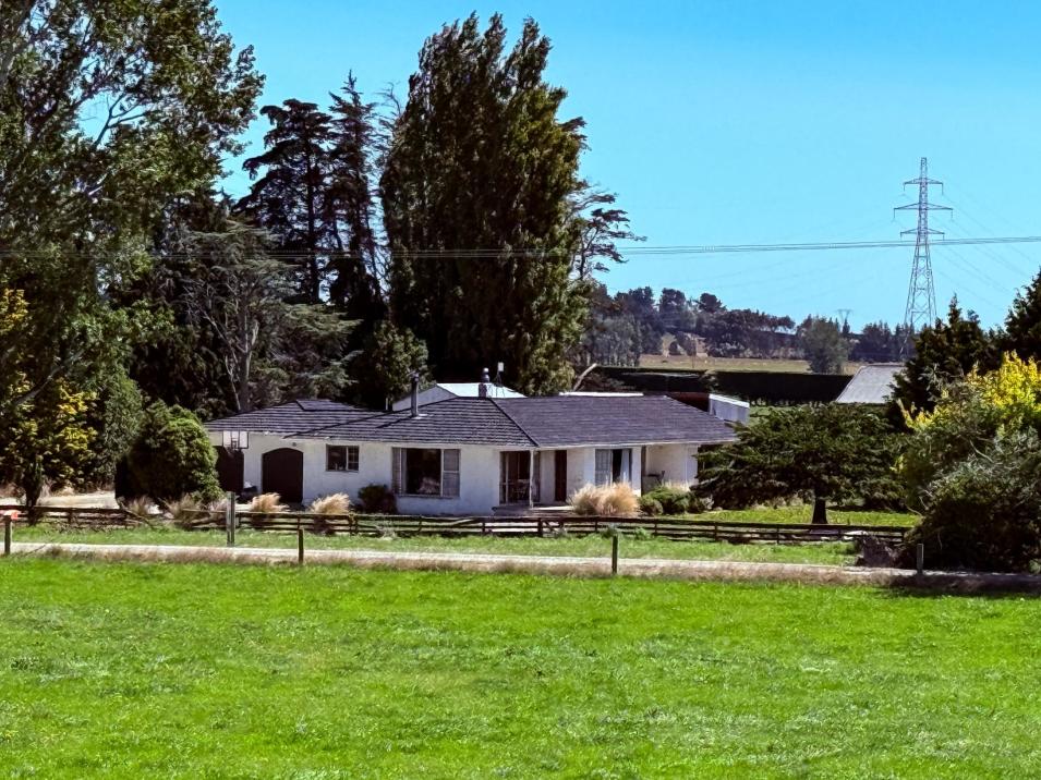 251 Rakahouka Hedgehope Road, Mabel Bush