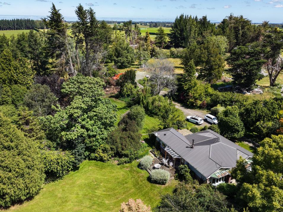 251 Rakahouka Hedgehope Road, Mabel Bush