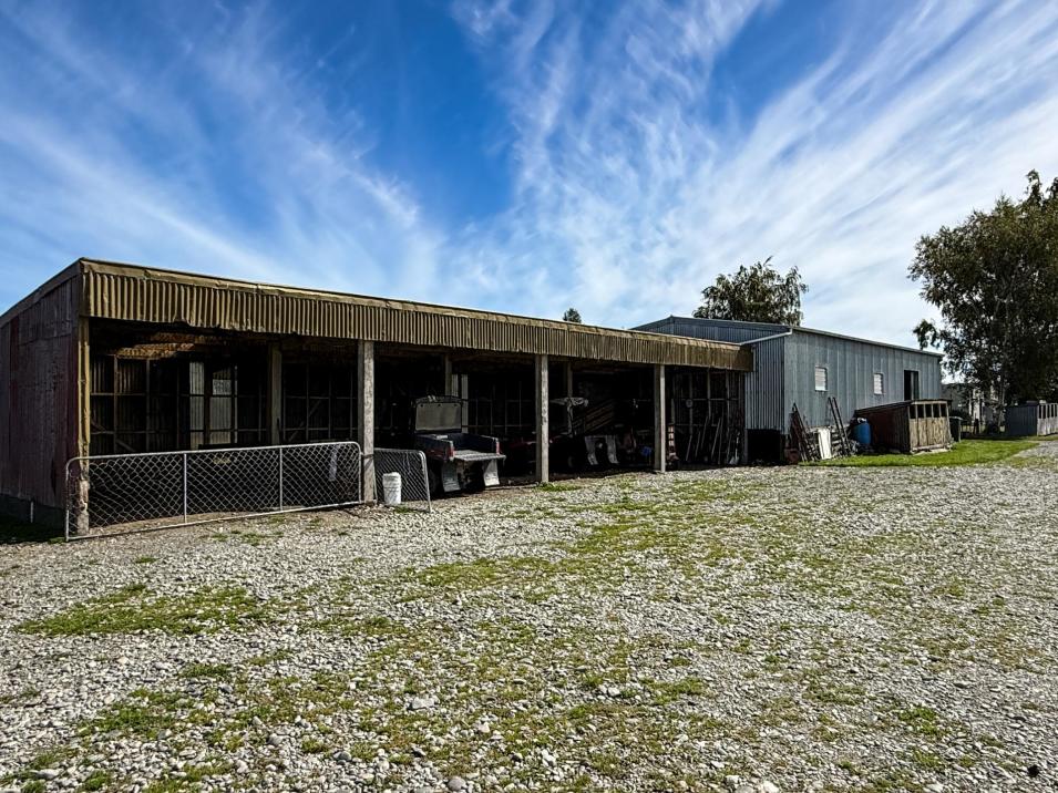 372 Looney Road, South Hillend