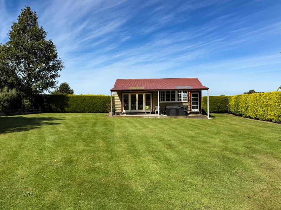 372 Looney Road, South Hillend