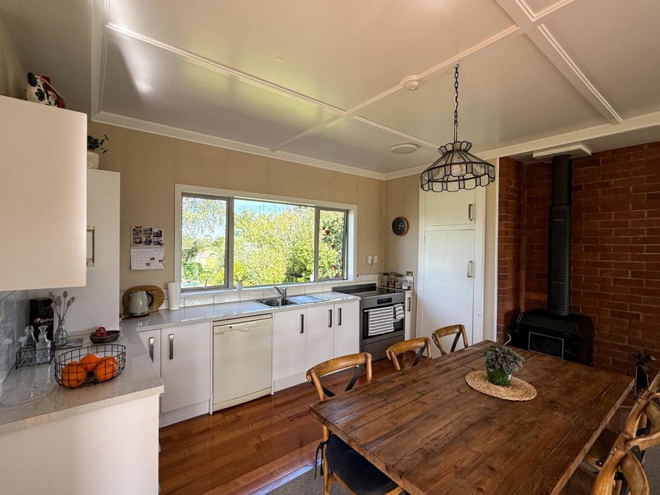 372 Looney Road, South Hillend