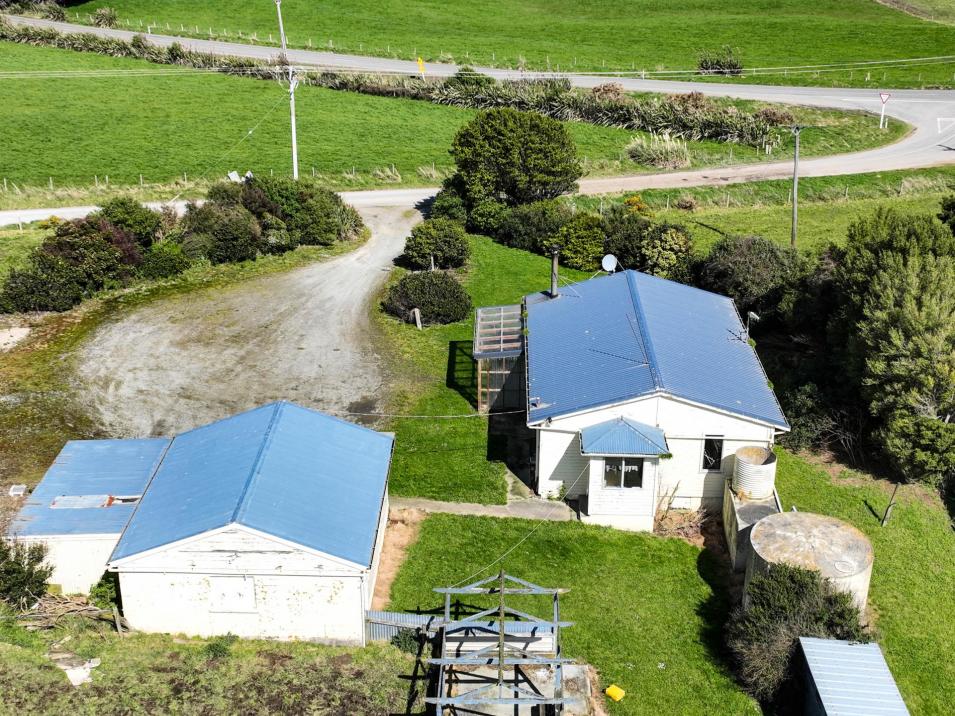 696 Jacks Hill Road, Waimahaka