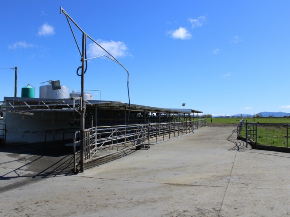 608 Hundred Line Road West, Aparima