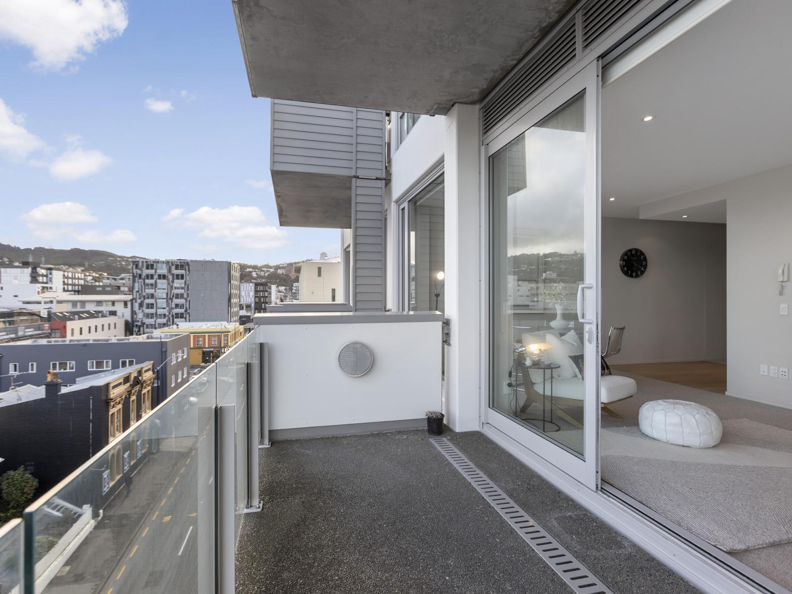 Unit U607, 19 College Street, Te Aro