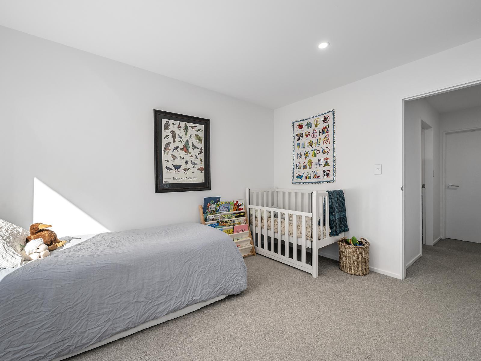 8C Ferry Road, Days Bay
