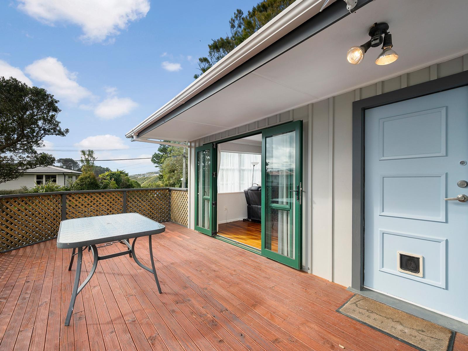6 Jay Street, Paparangi