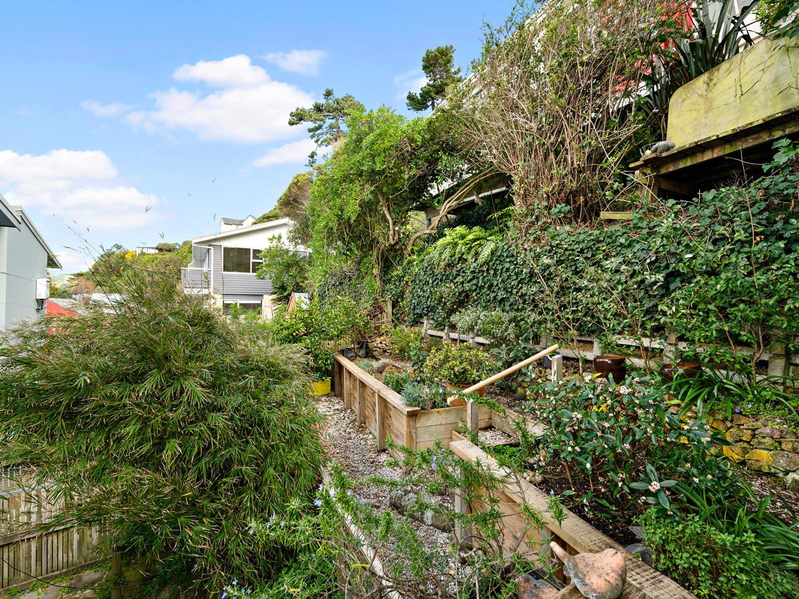 4/275 Karaka Bay Rd, Karaka Bays