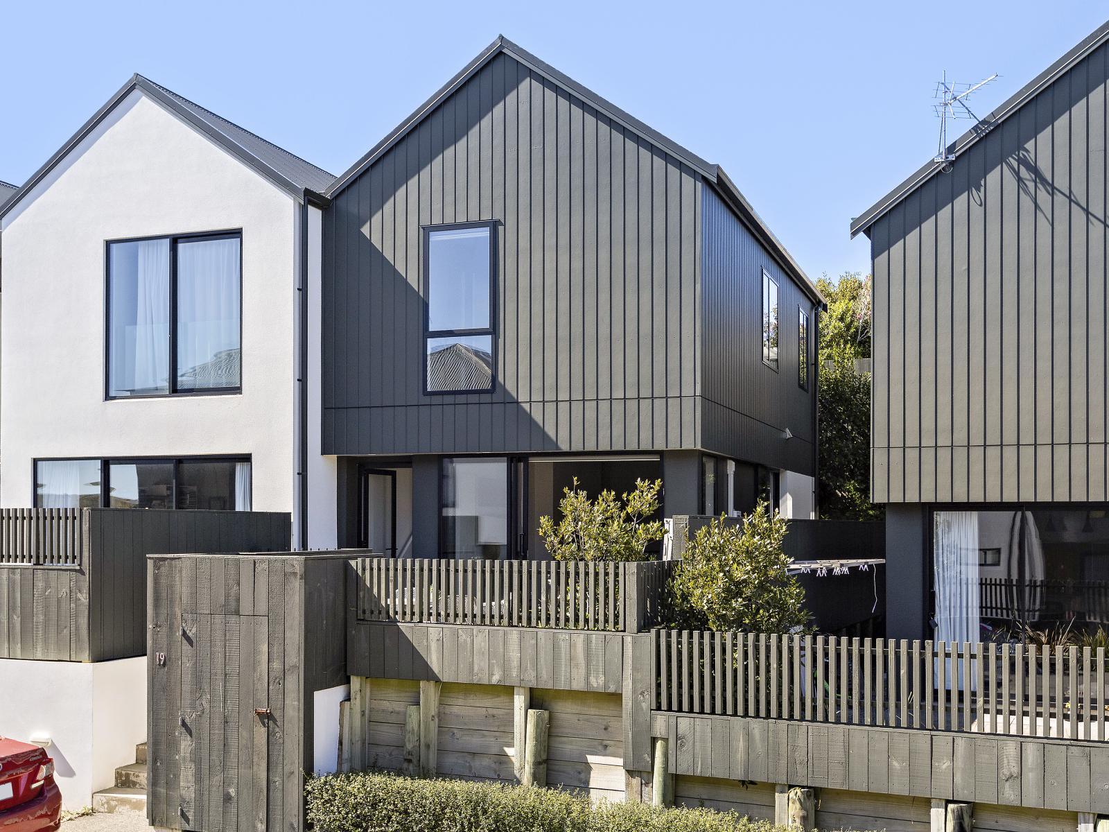 Unit 19, 6 Oswald Crescent, Paparangi