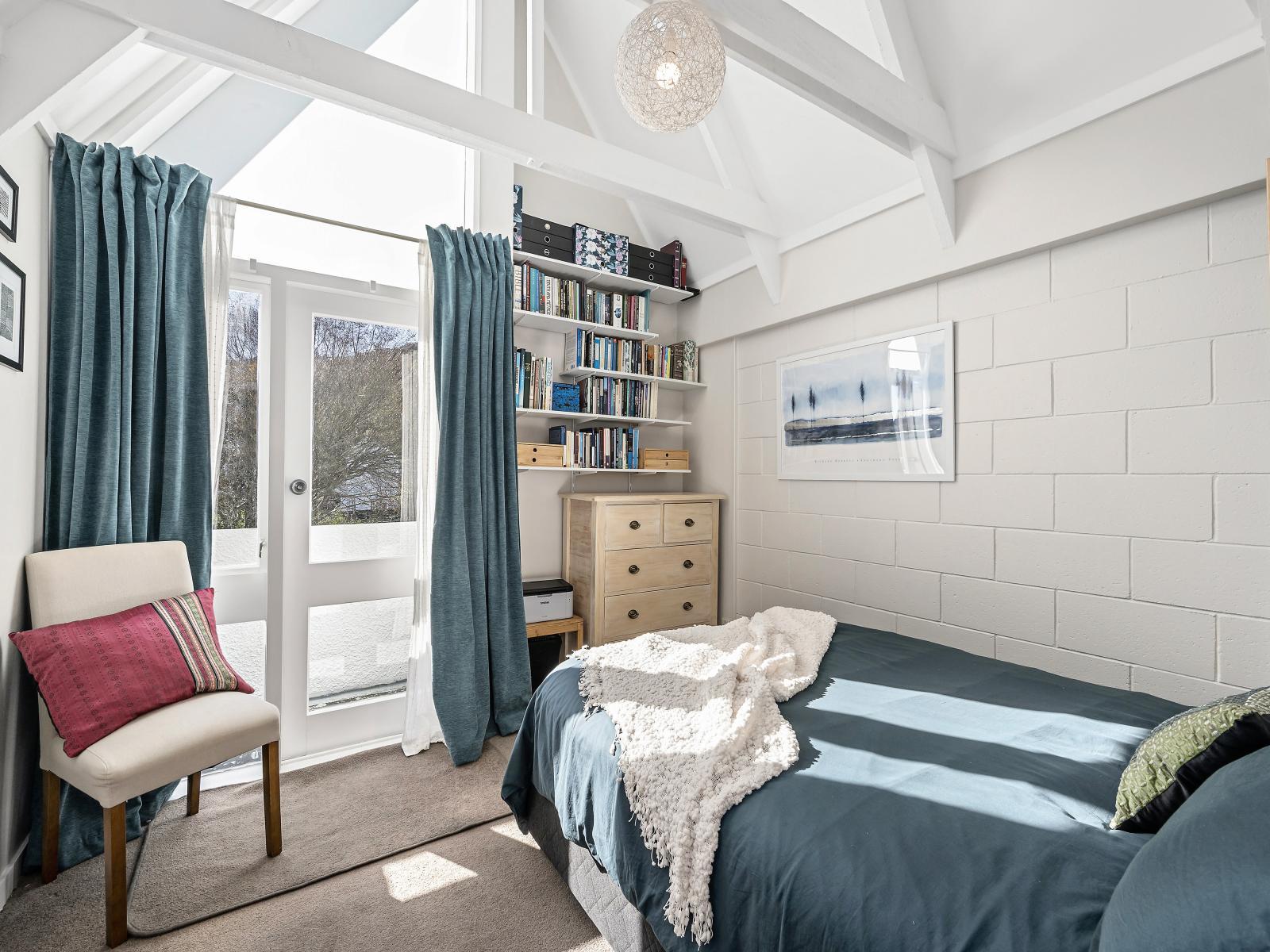 Unit 9, 354 Muritai Road, Eastbourne