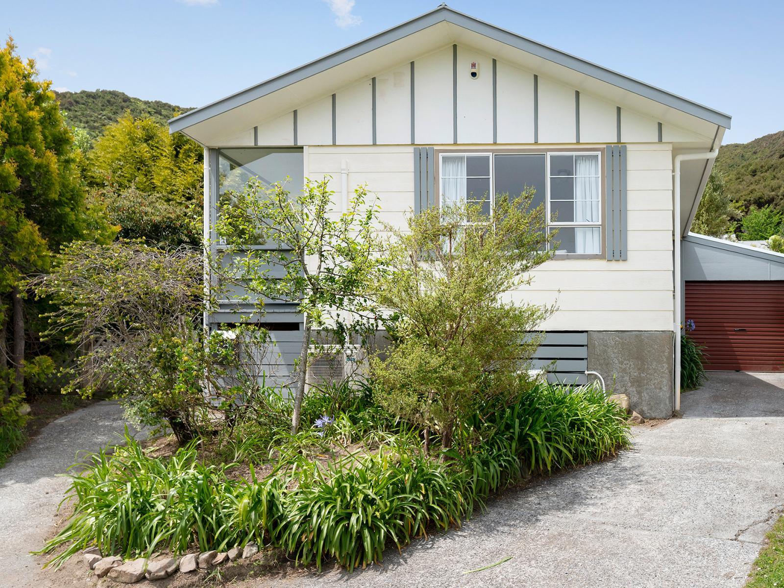 62 Antrim Crescent, Wainuiomata