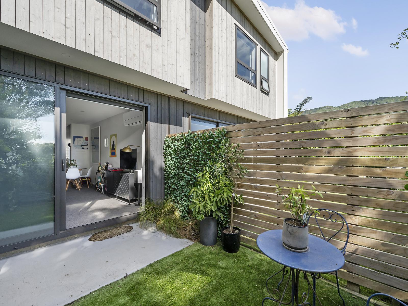 4C Ferry Road, Days Bay