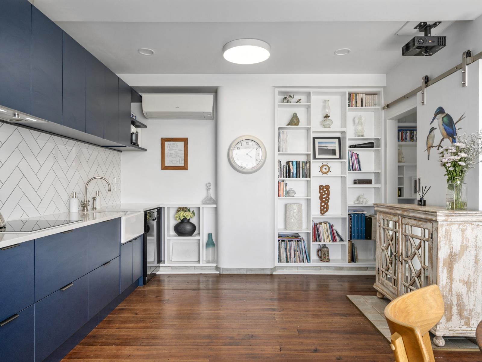 709 Marine Drive, Eastbourne