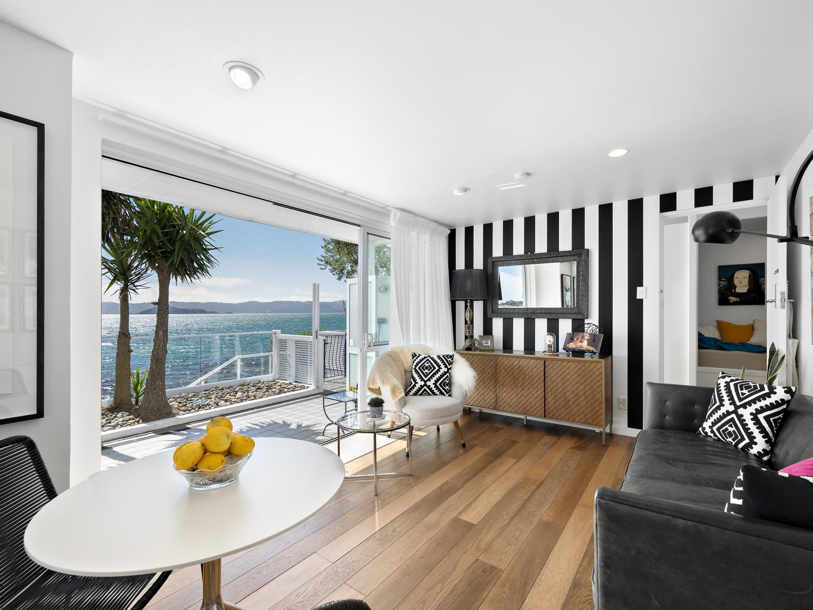 709 Marine Drive, Eastbourne