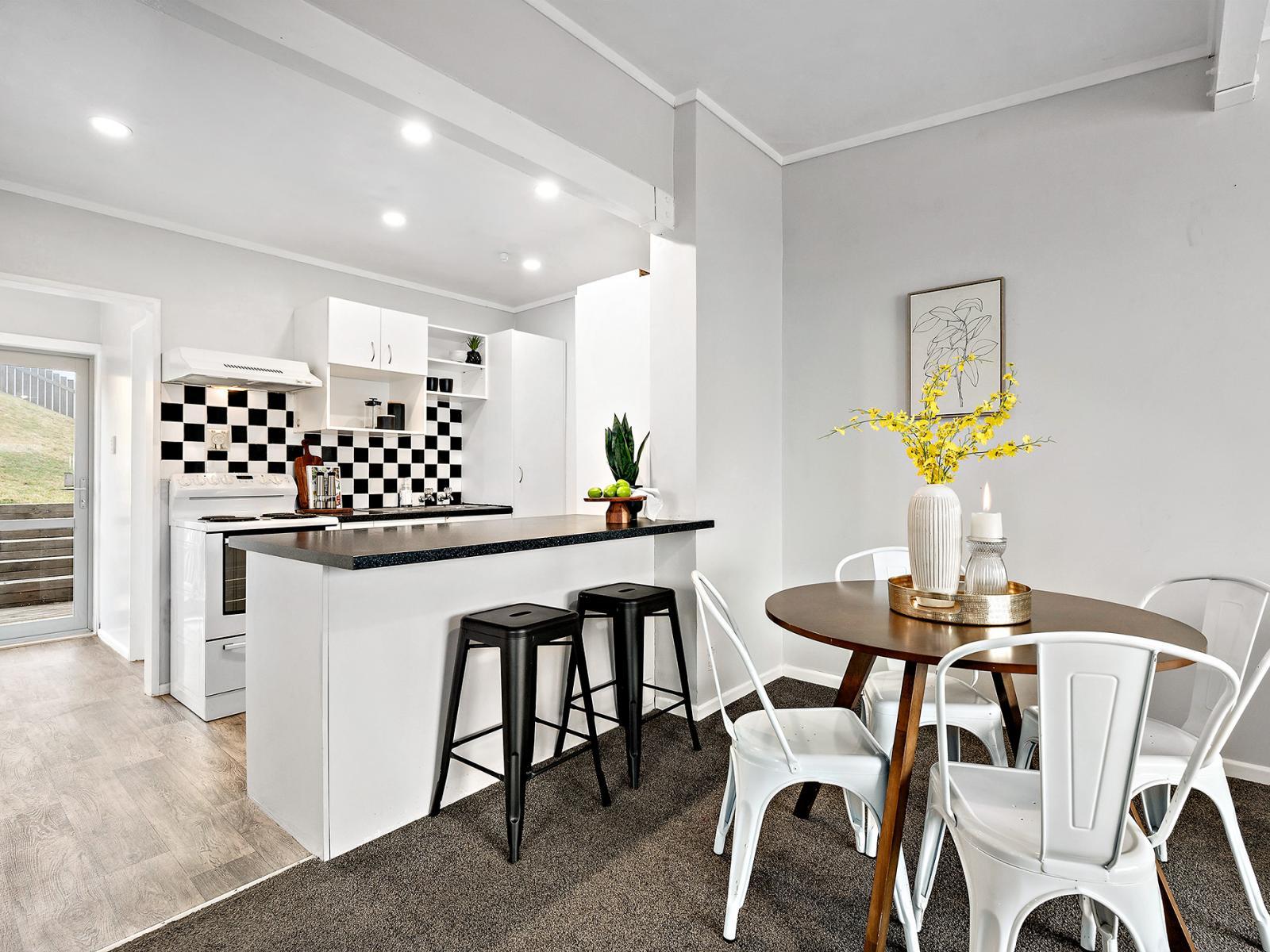 Unit 1, 7 Chetwode Grove, Newlands