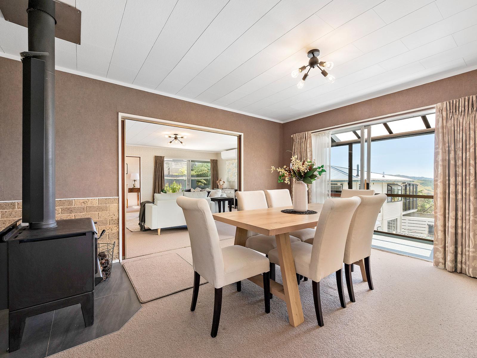 7 Tree Top Lane, Paparangi