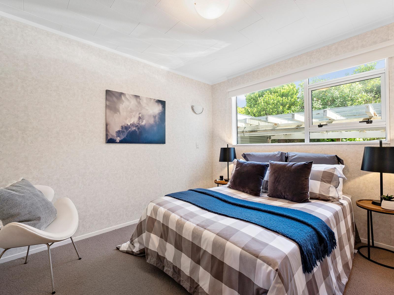 7 Tree Top Lane, Paparangi