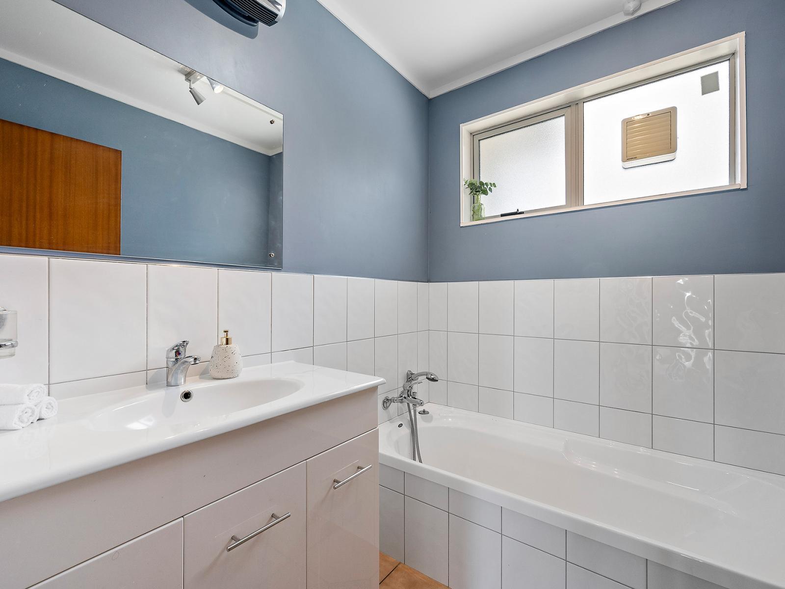 7 Tree Top Lane, Paparangi