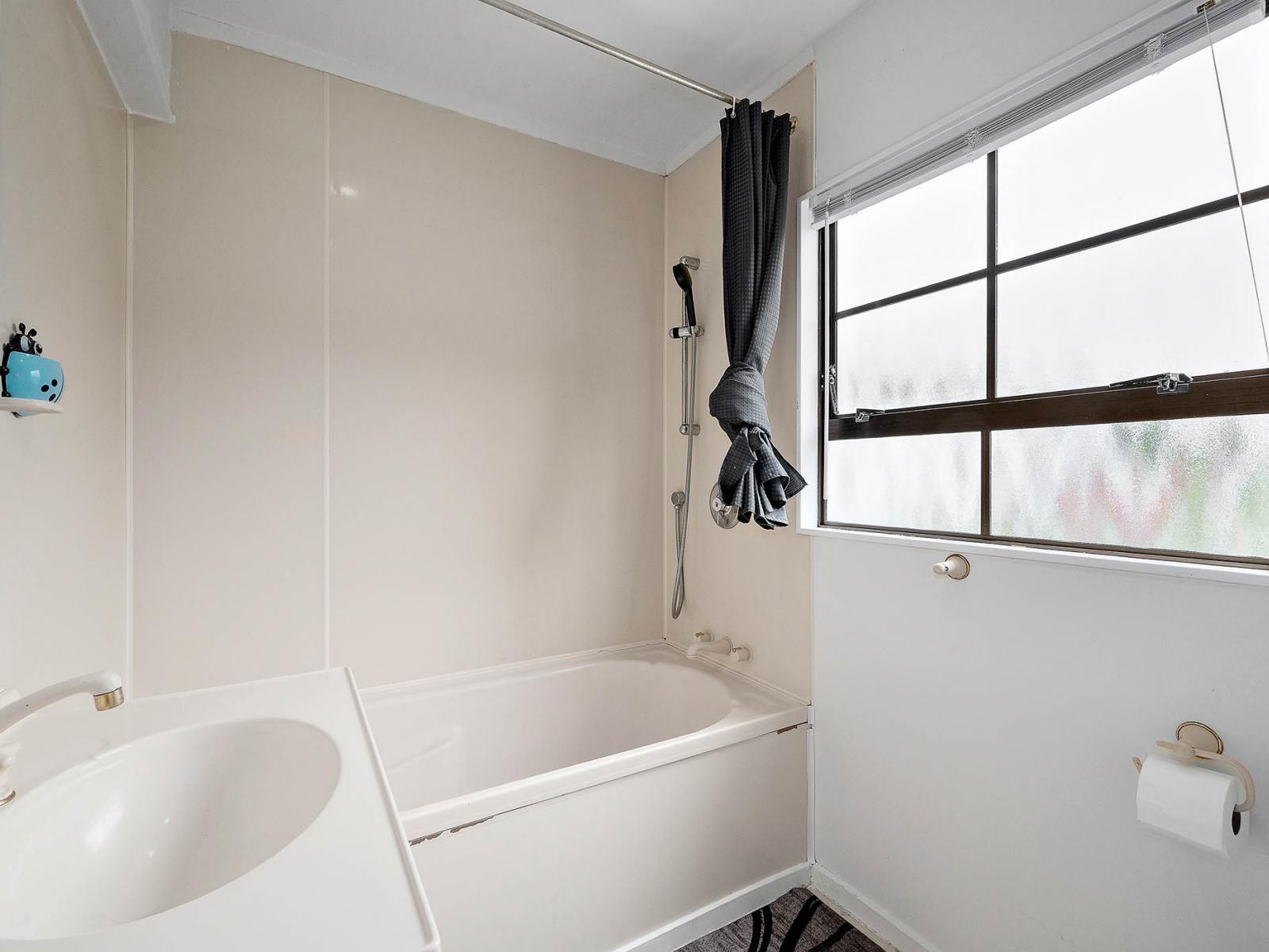 3 Eagle Street, Karori 3 Eagle Street, Karori