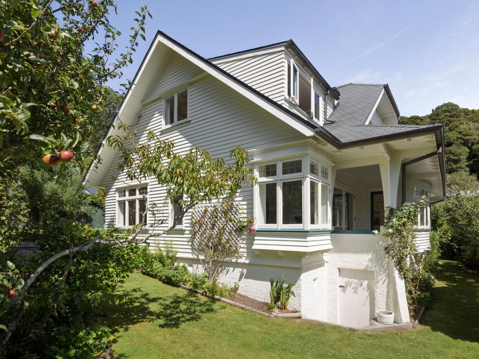 28 Kotari Road, Days Bay, Eastbourne 28 Kotari Road, Days Bay, Eastbourne