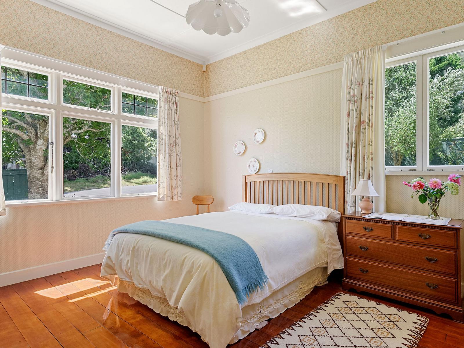 28 Kotari Road, Days Bay, Eastbourne 28 Kotari Road, Days Bay, Eastbourne