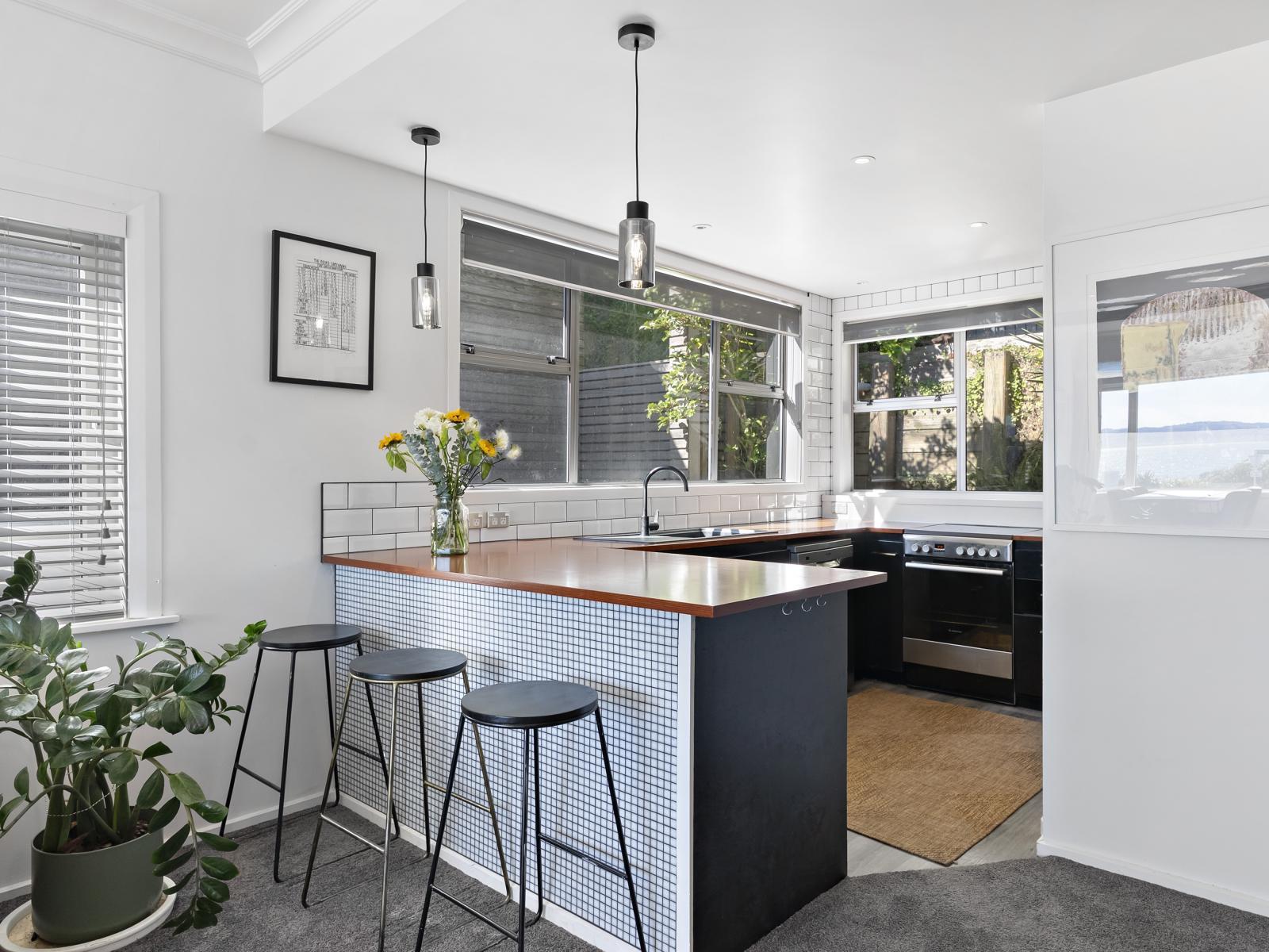 765 Marine Drive, Eastbourne 765 Marine Drive, Eastbourne