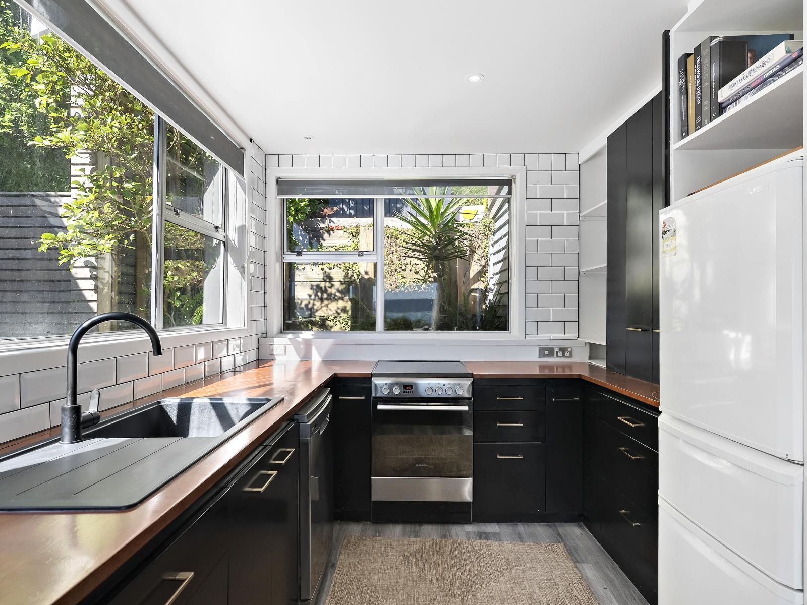 765 Marine Drive, Eastbourne 765 Marine Drive, Eastbourne