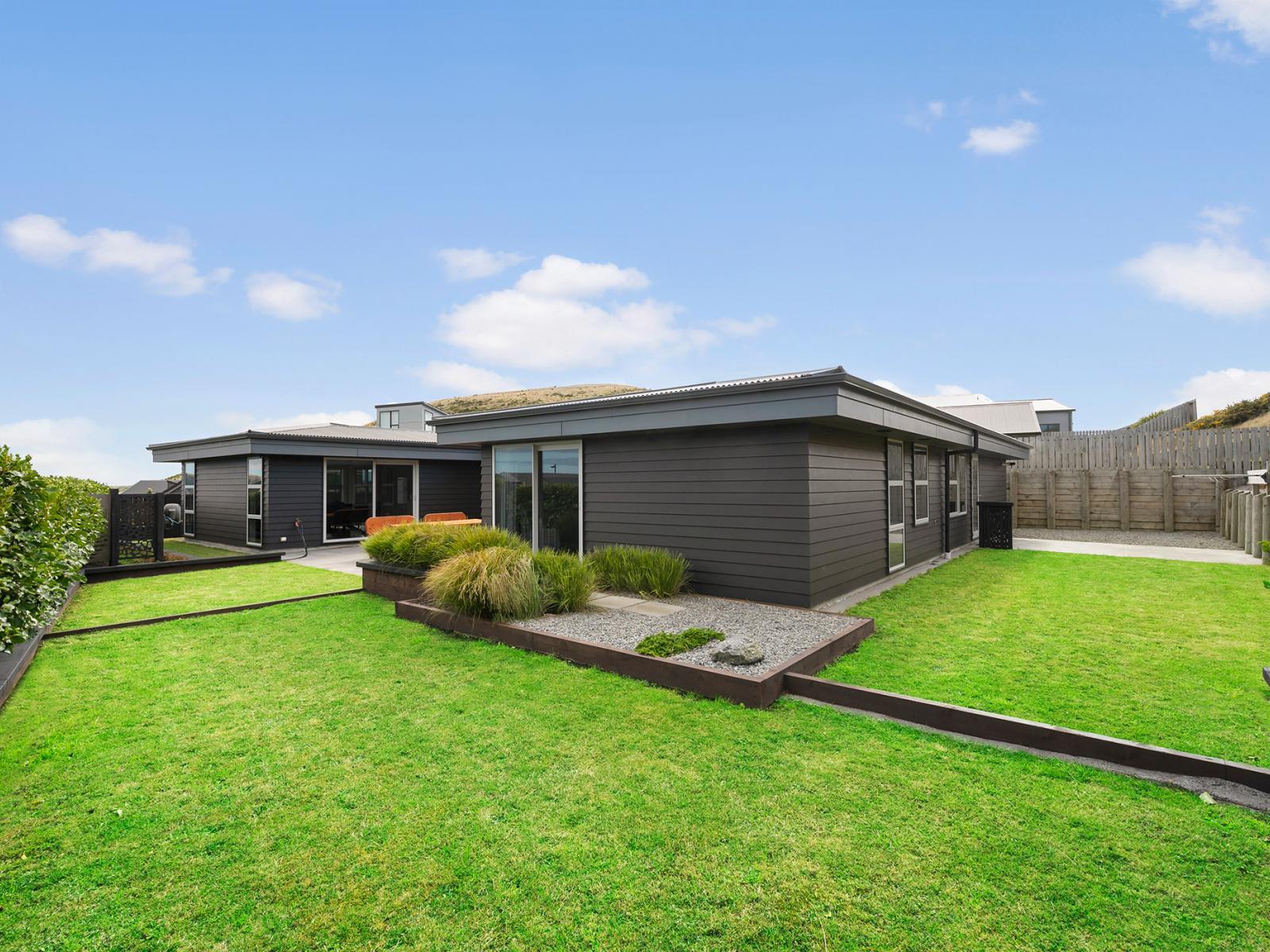 88 Cedarwood Street, Woodridge