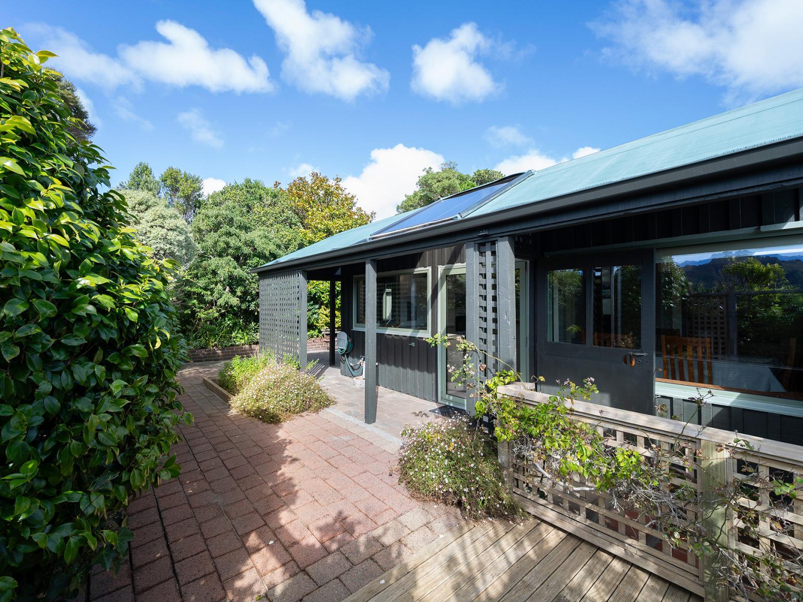 5 Indira Place, Khandallah