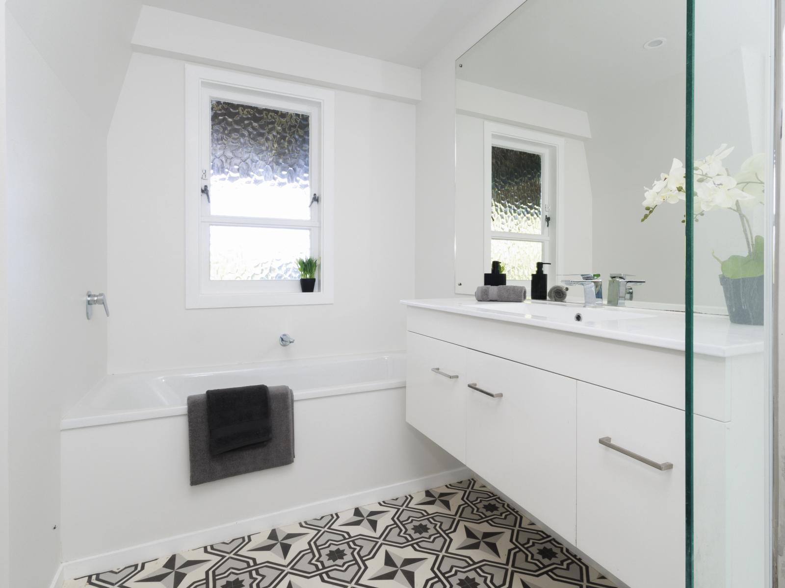 7 Westhill Road, Point Howard