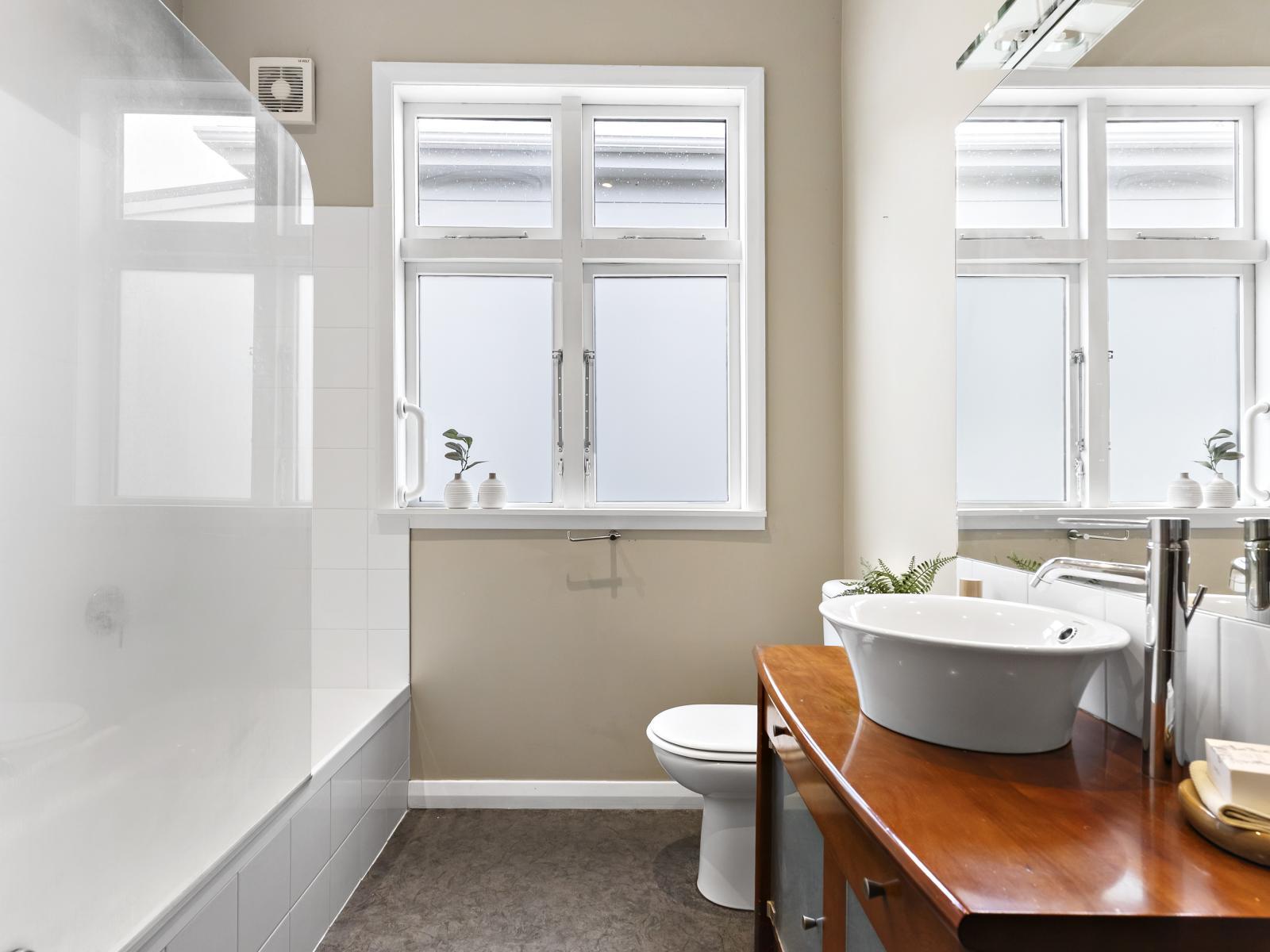 263 Adelaide Road, Newtown