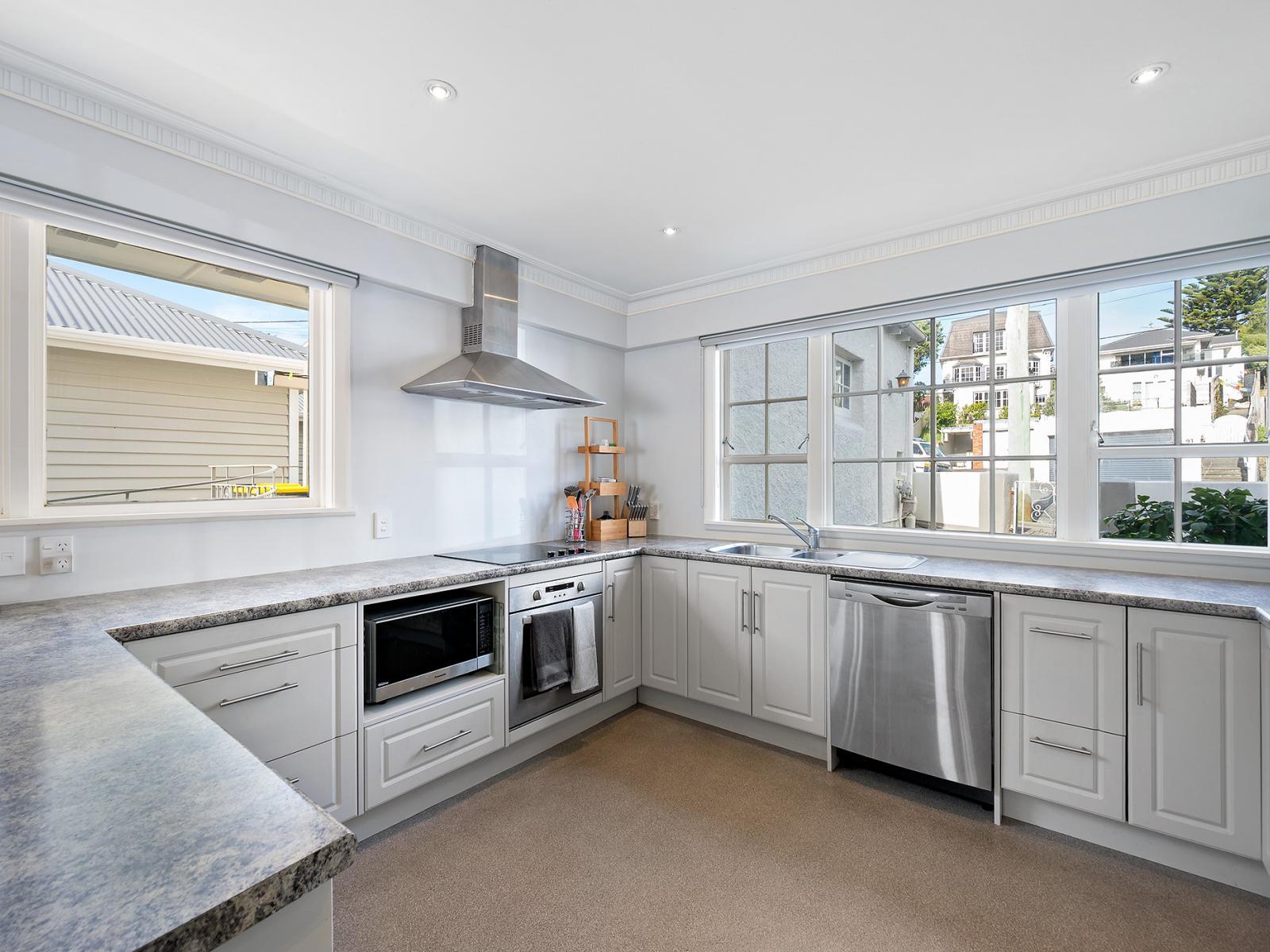 84 Waipapa Road, Hataitai 84 Waipapa Road, Hataitai