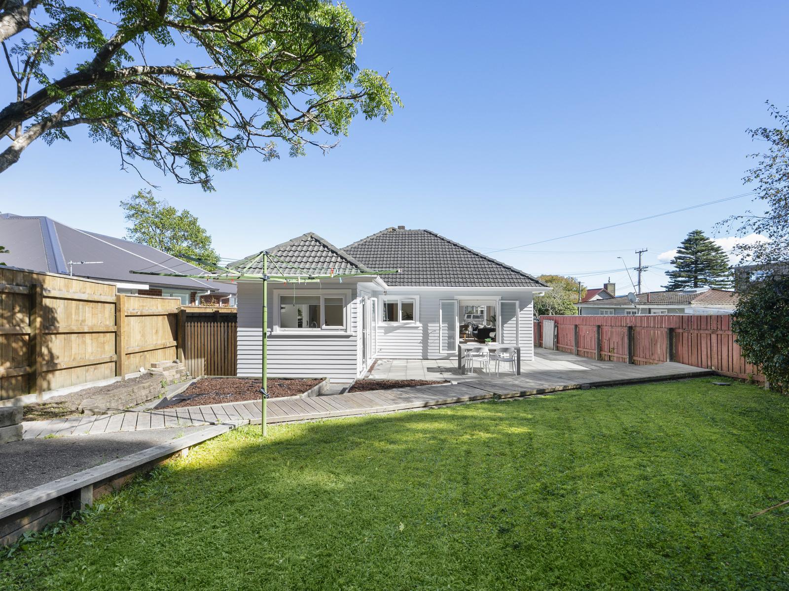 283 Muritai Road, Eastbourne 283 Muritai Road, Eastbourne