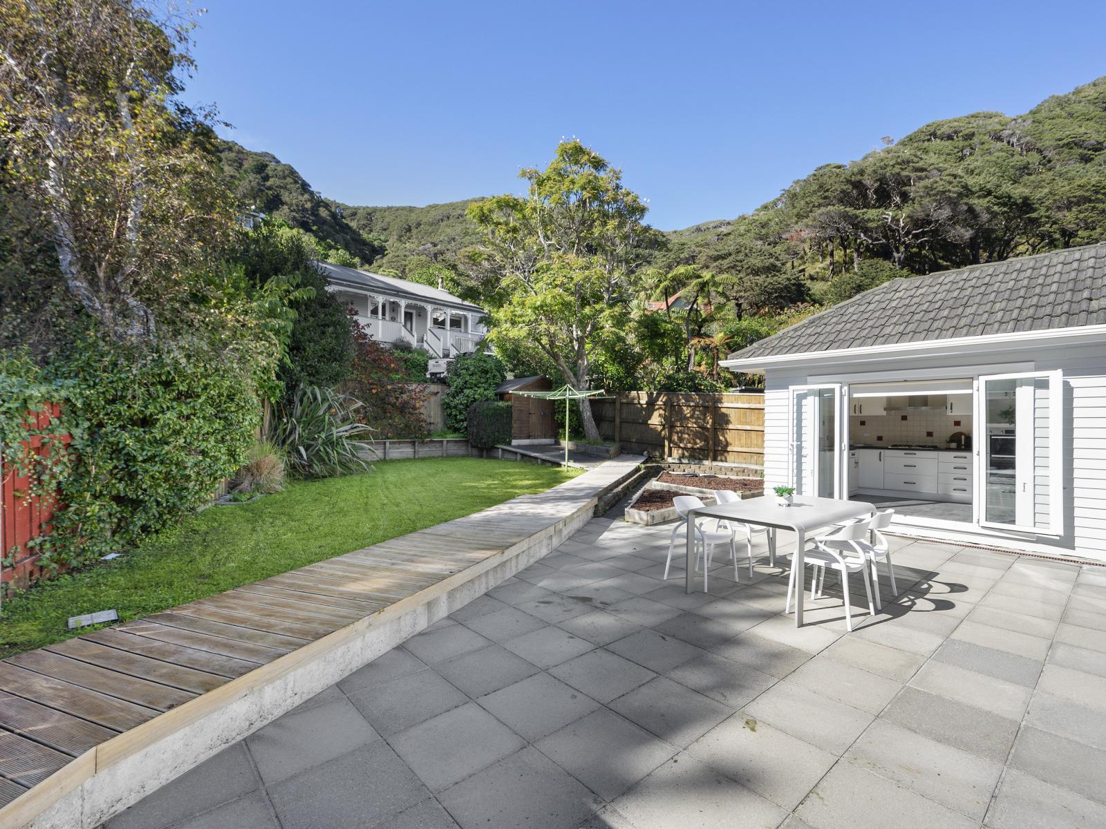 283 Muritai Road, Eastbourne 283 Muritai Road, Eastbourne