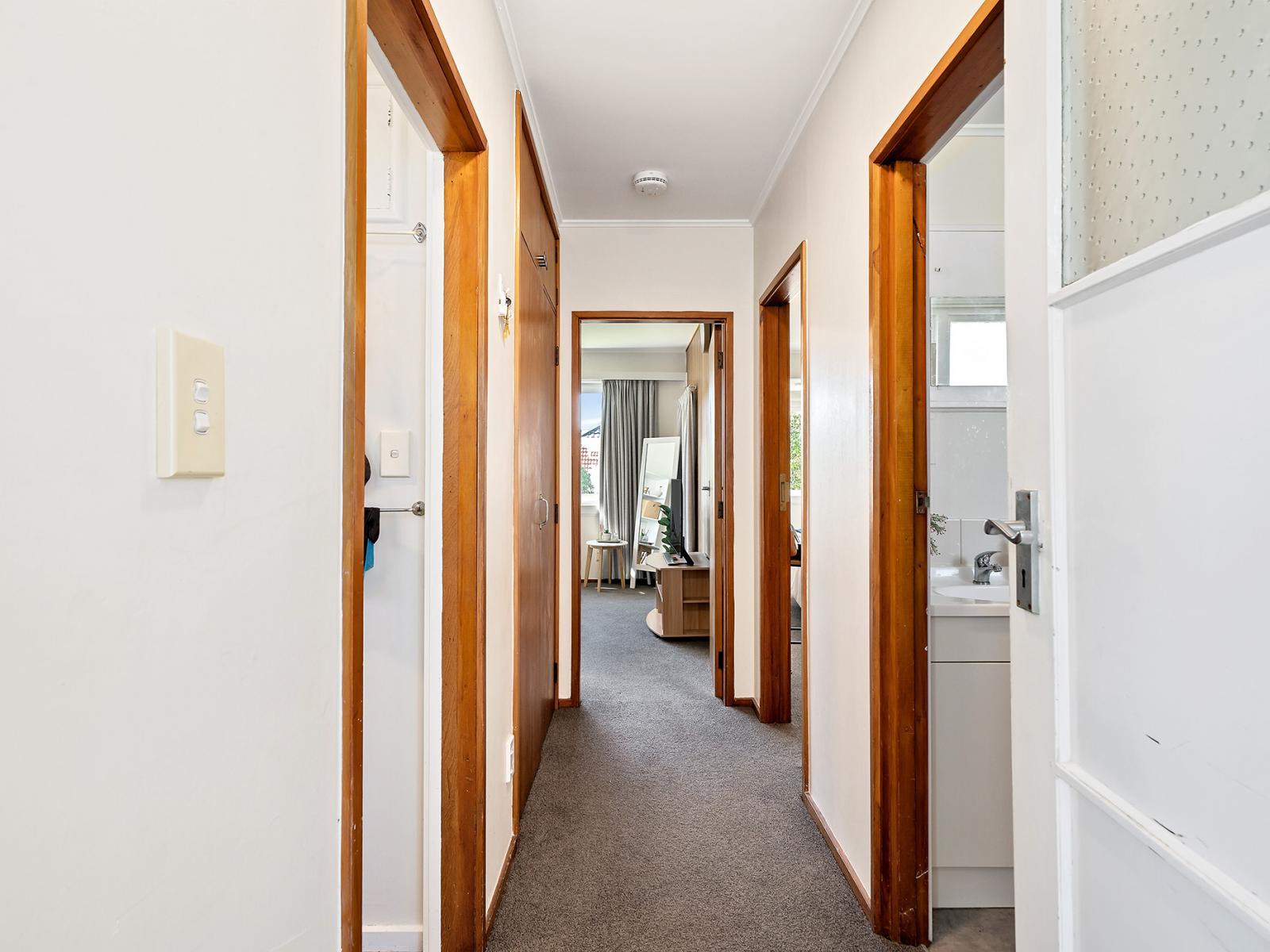 Unit 2, 18 Agra Crescent, Khandallah