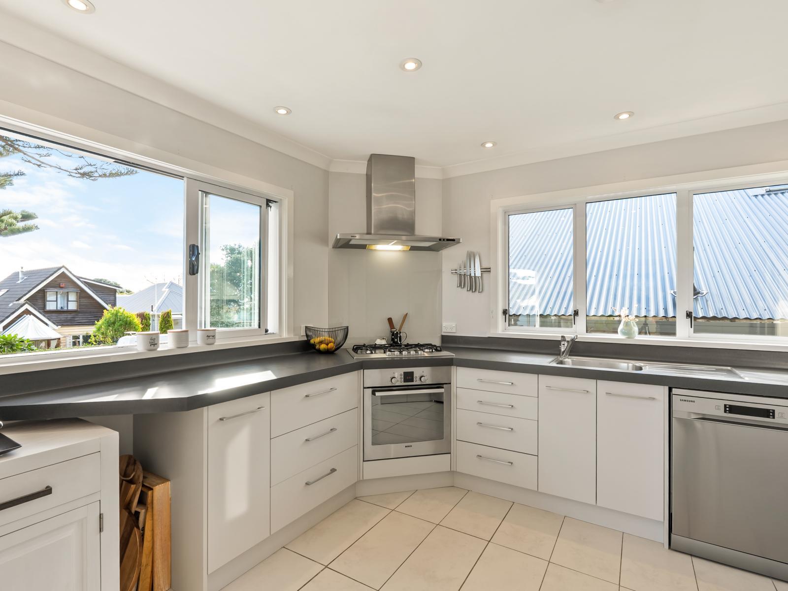 225 Muritai Road, Eastbourne 225 Muritai Road, Eastbourne