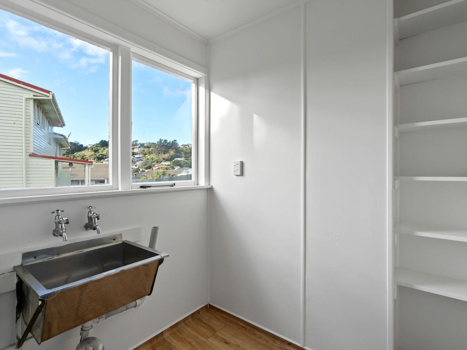 70-72 Waihemo Street, Waitangirua 70-72 Waihemo Street, Waitangirua