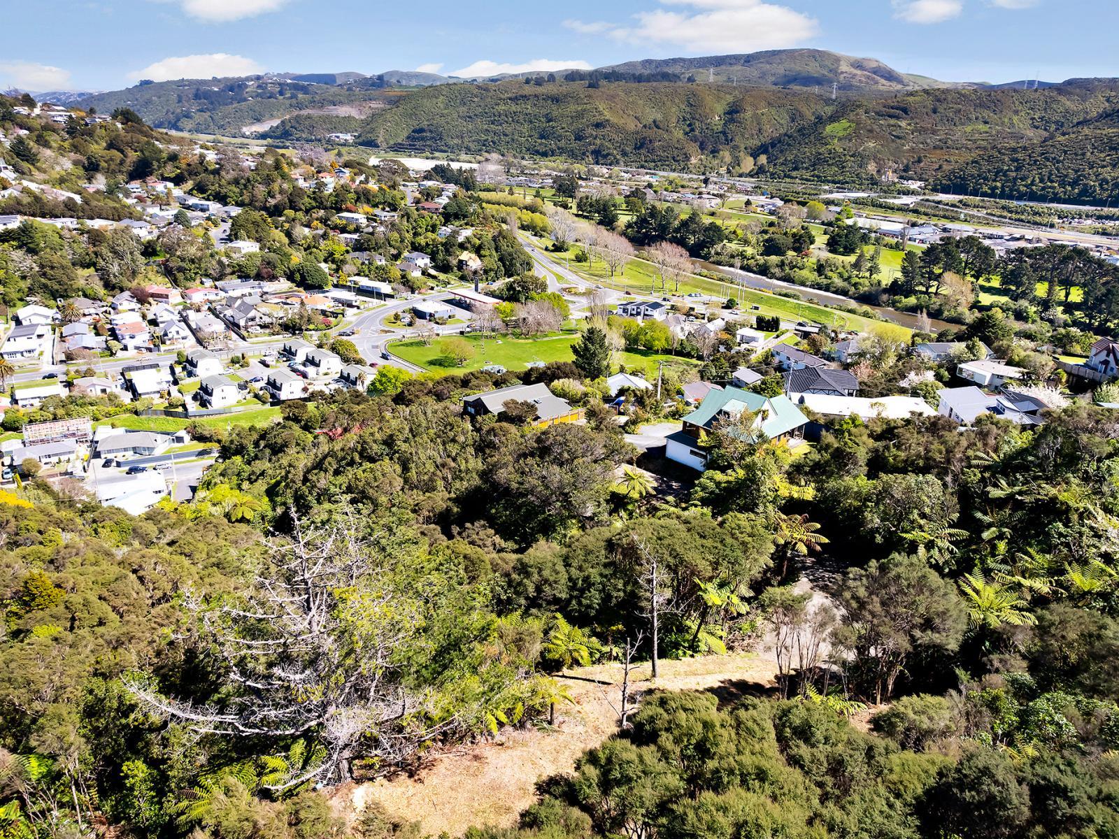 36 Castle Crescent, Stokes Valley