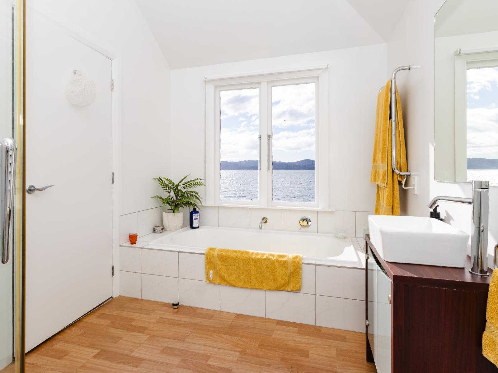 625 Marine Drive, Days Bay 625 Marine Drive, Days Bay