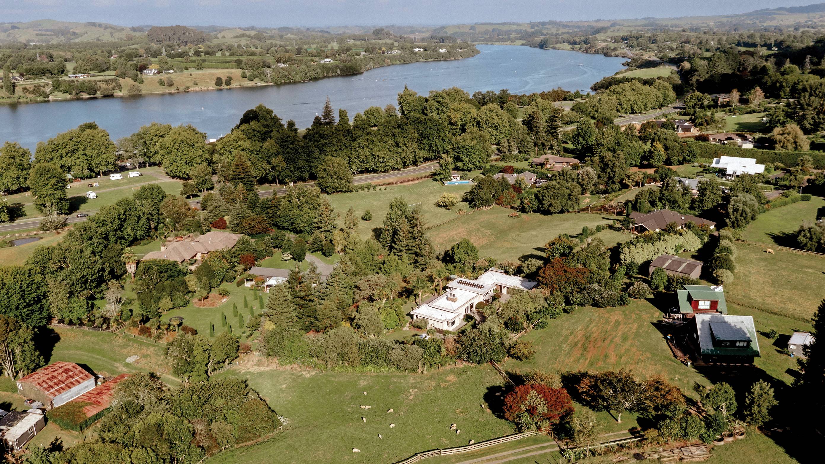 LRC_AUT26_Lakeside Home_Aerial