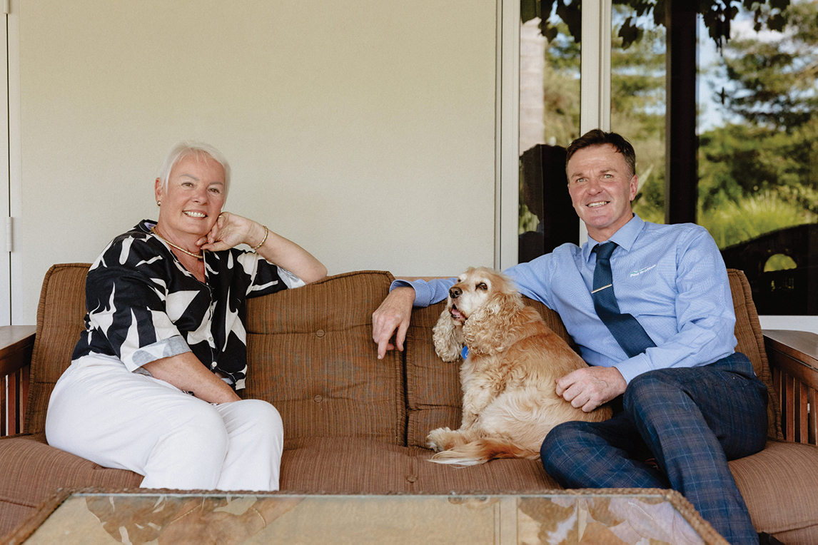 LRC_AUT26_Lakeside Home_Scott&Vendor