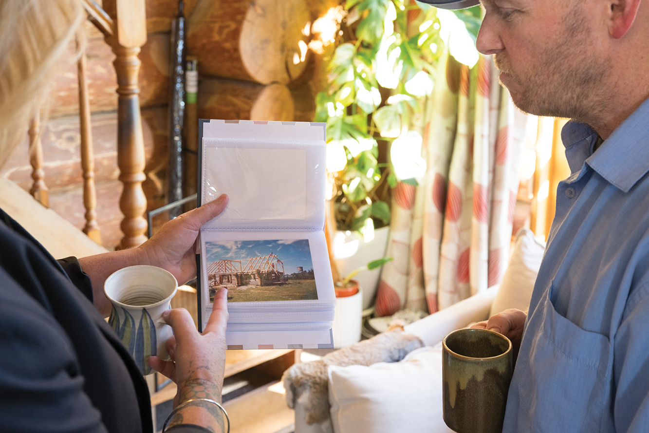 LRC_AUT26_Log House_Photo Album