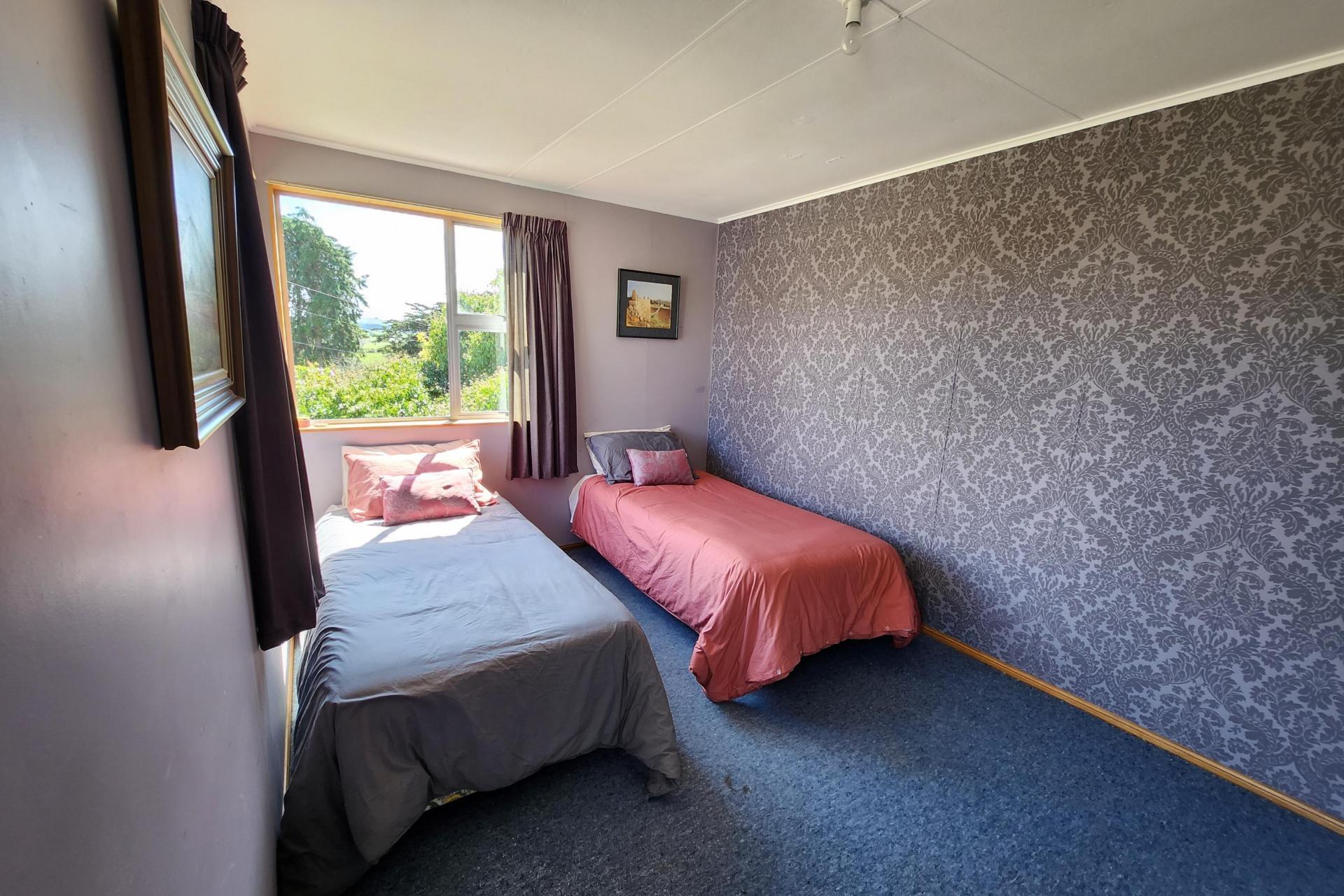 114 Coal Pit Road, Enfield