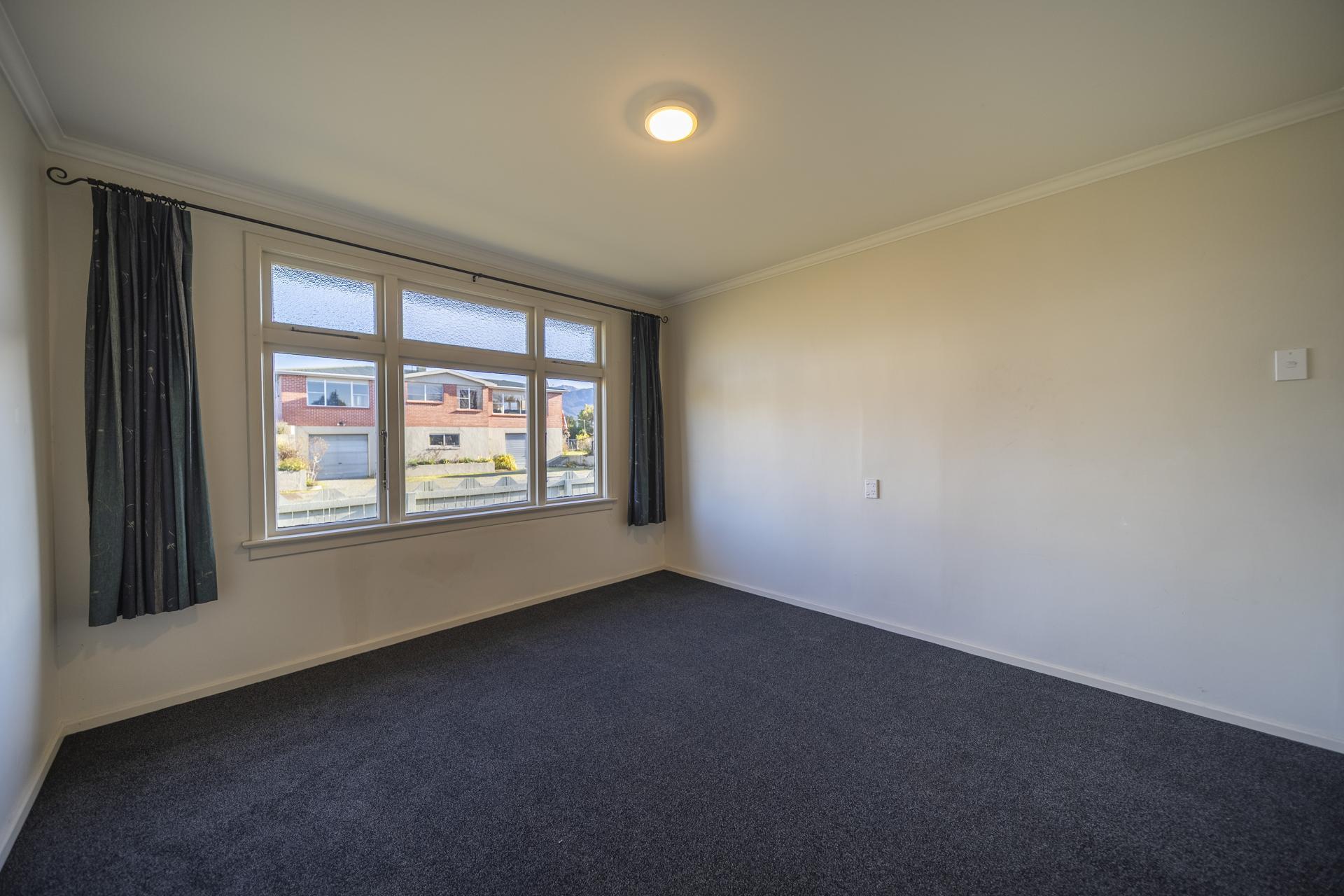 12 Sutherland Street, Te Anau