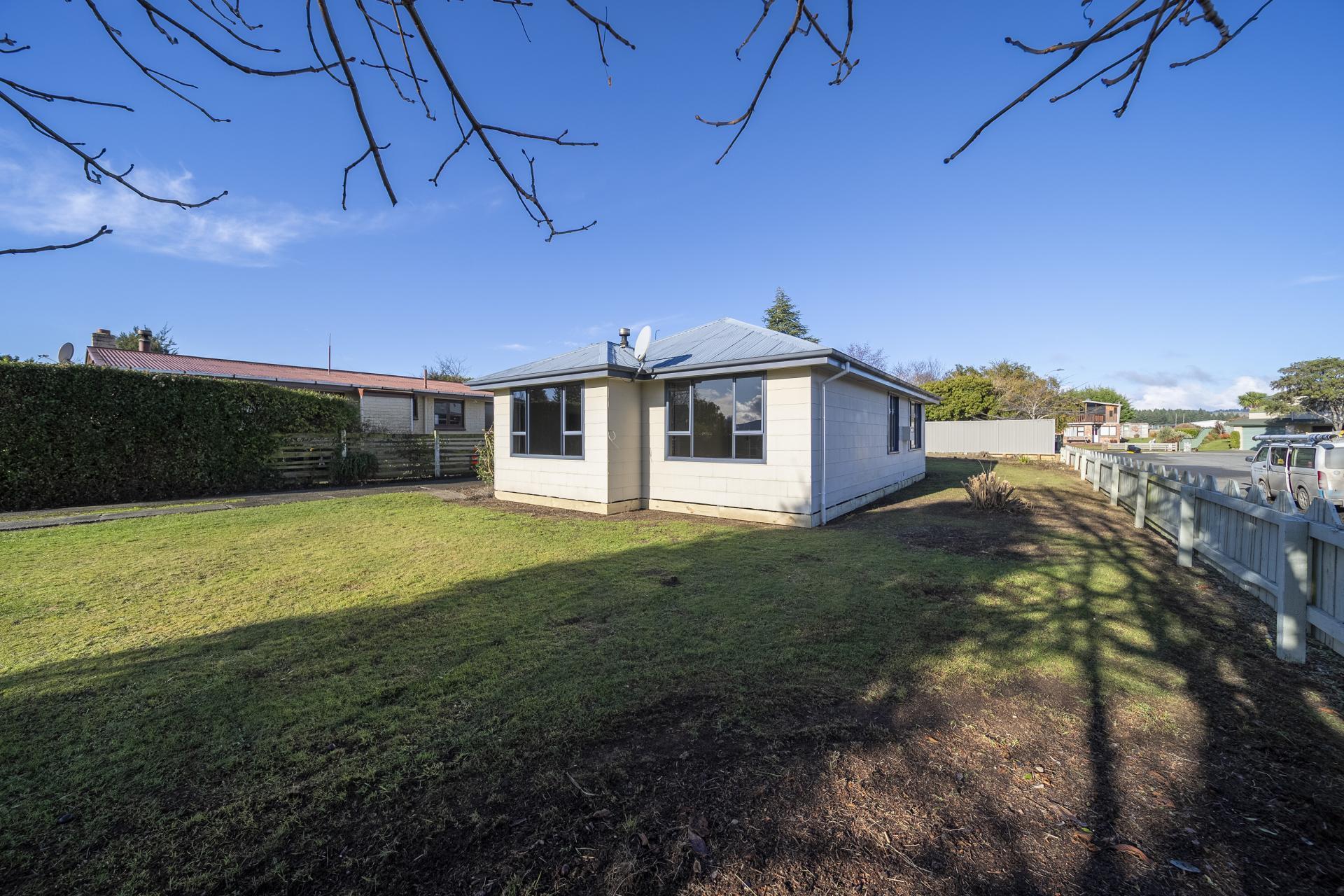 12 Sutherland Street, Te Anau