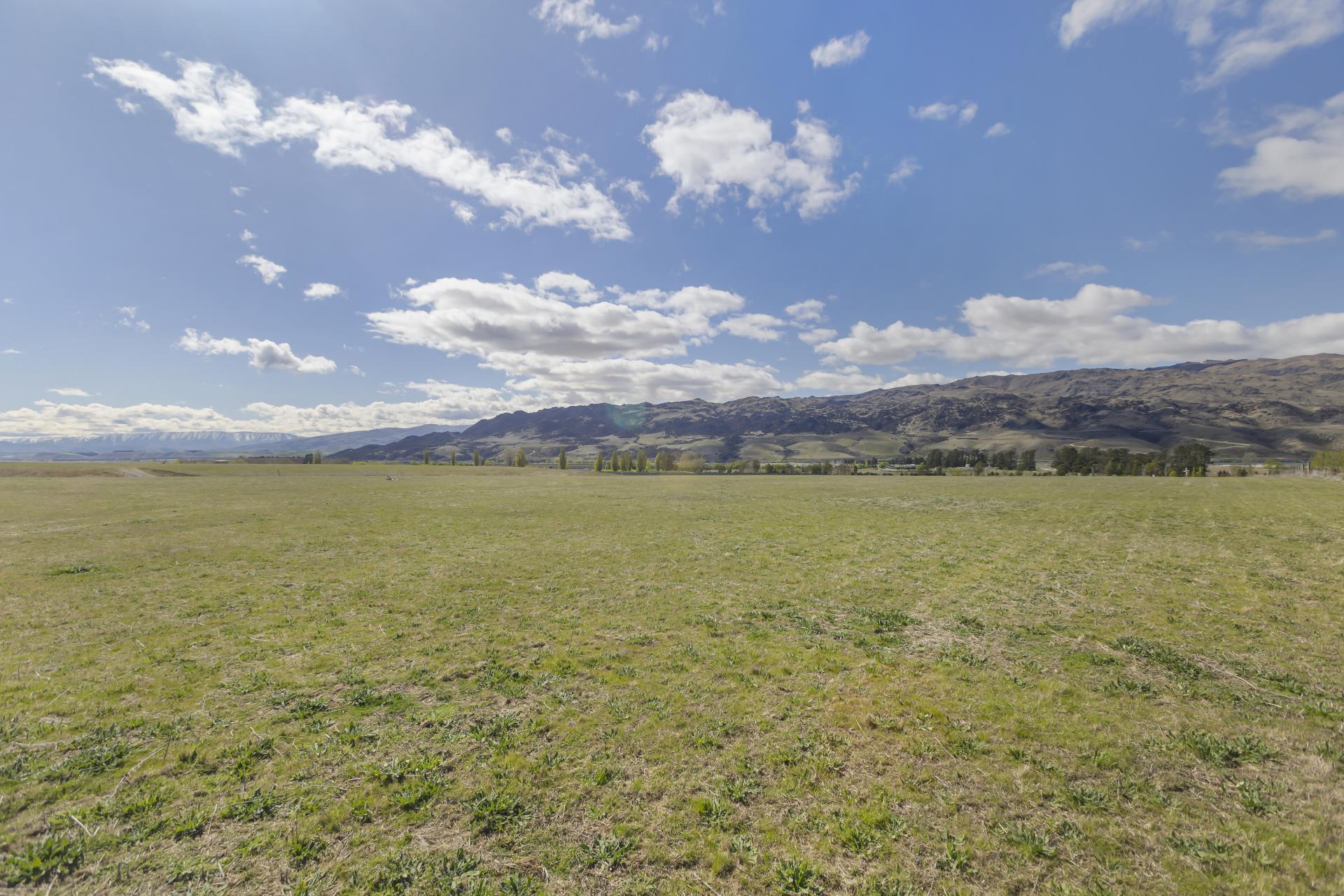 999 Luggate-Cromwell Road, Mount Pisa