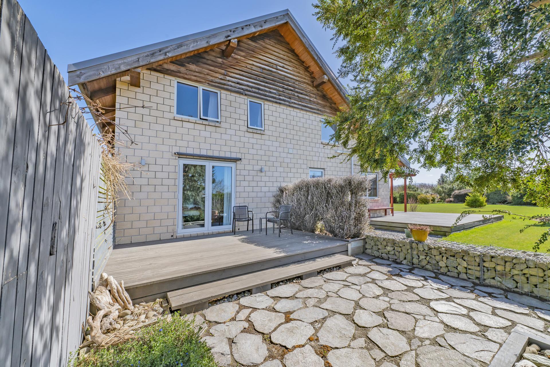 9 Hayfield Terrace, Cust