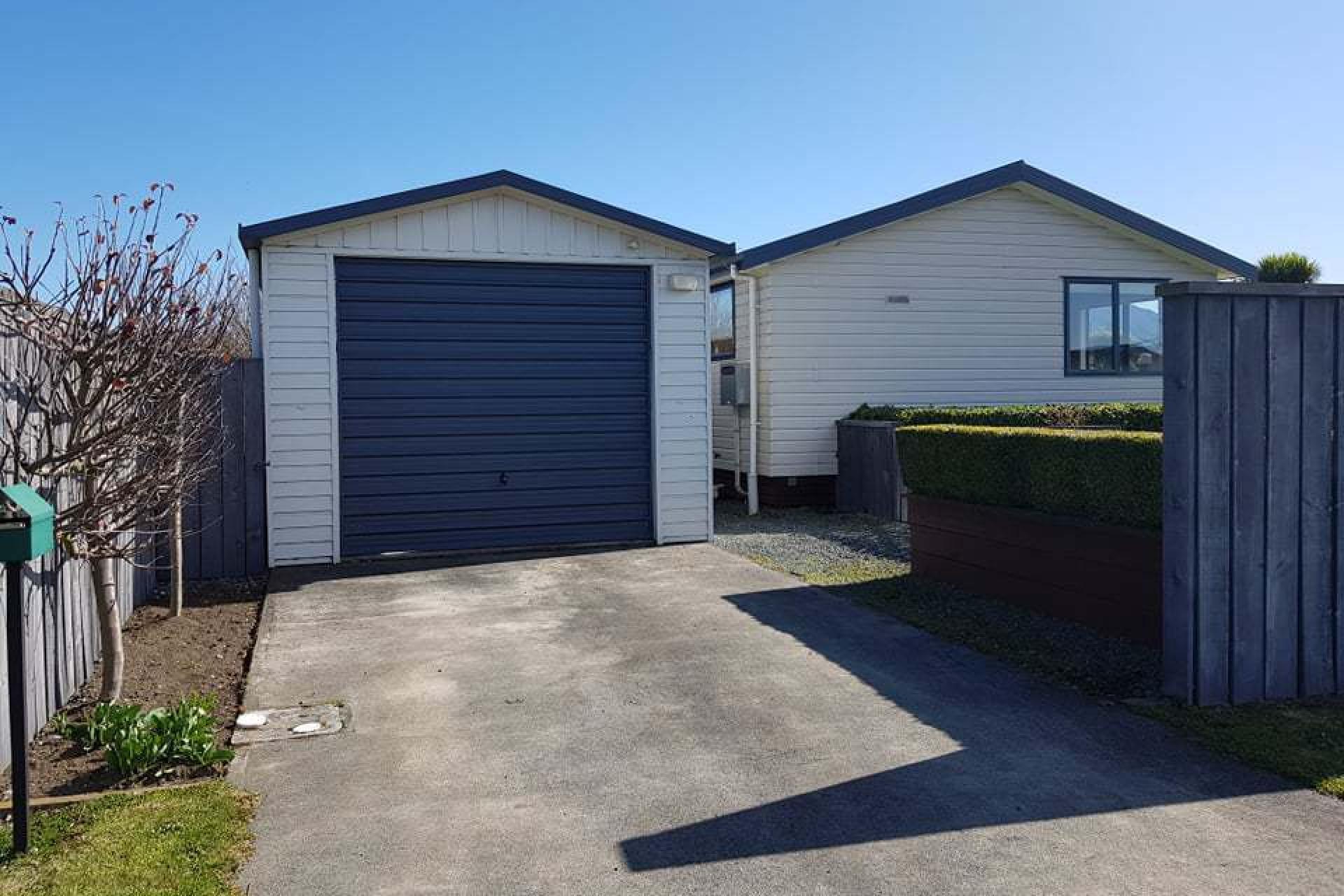 48 Lawson Burrows Crescent, Te Anau