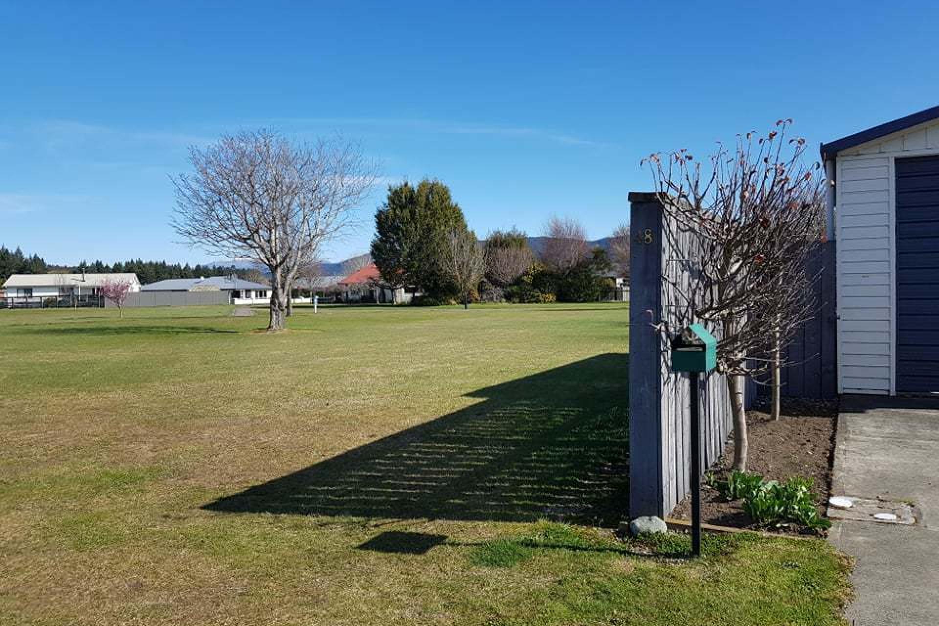 48 Lawson Burrows Crescent, Te Anau
